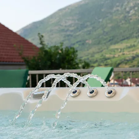 Pina Vendégház Zvekovica