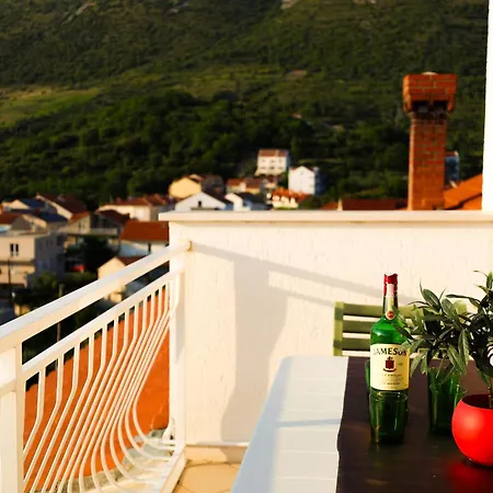 Pina - A Away From With A Private Jacuzzi