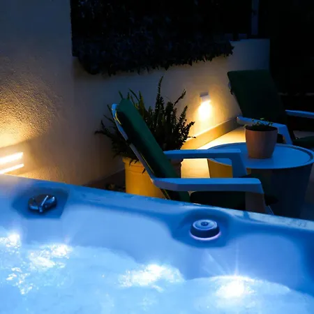 Pina Residence Maison d'hôtes 4*