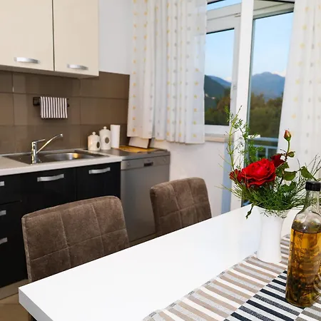 Pina Residence 4* Zvekovica