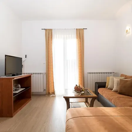 Pina Vendégház Zvekovica