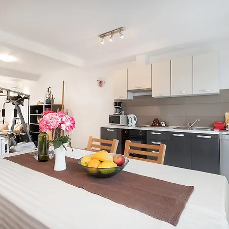 Pina 4* Zvekovica